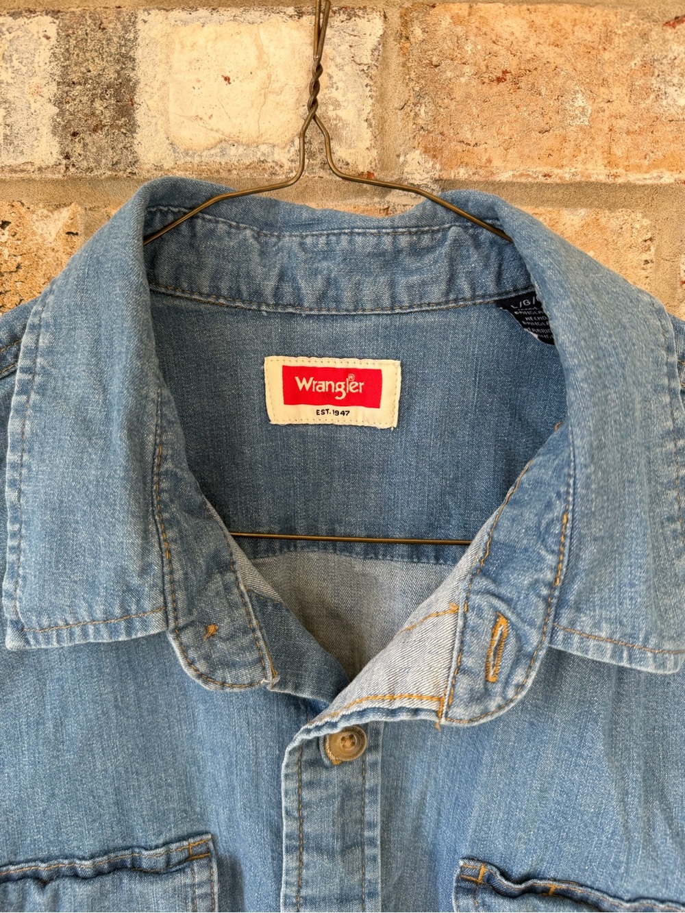 Men’s Large Wrangler Men's Short Sleeve Denim Shirt - Light Blue - Picture 2 of 6
